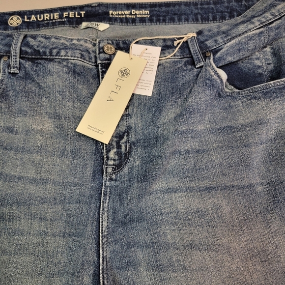 Laurie Felt Women's Forever Denim Relaxed Easy Skinny Jeans Size 26W - Picture 5 of 6